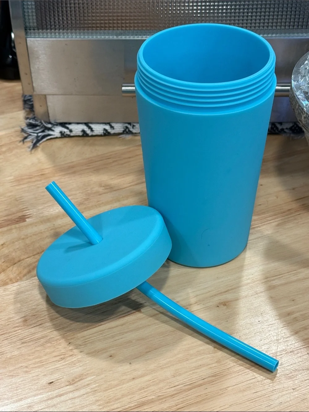 DUNKIN' Silicone Tumbler with Straw - Turquoise